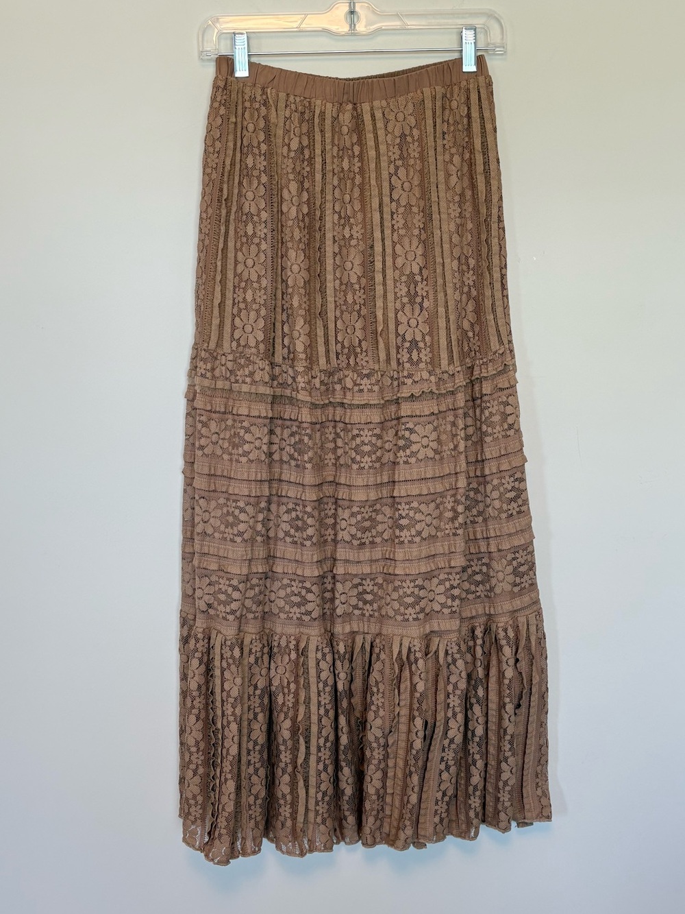NWT Solitaire Taupe Brown Floral Lace Tiered Midi Skirt Elastic Waist Size Small